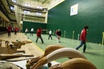 Au trinquet : initiation à la pelote Basque